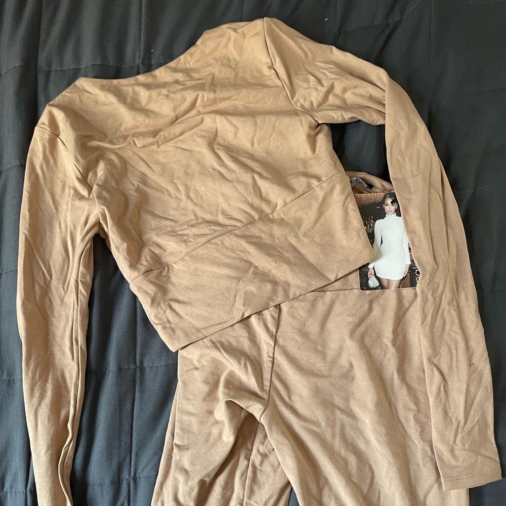 BNWT Naked Wardrobe like butter long sleeve top and bottoms set coco or mocha